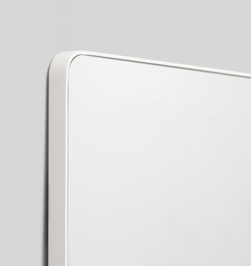 Flynn Curve Leaner: White