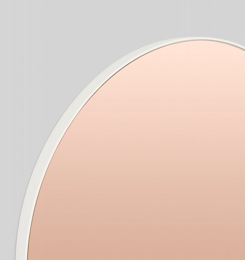 Flynn Round: Bright White/ Dusk